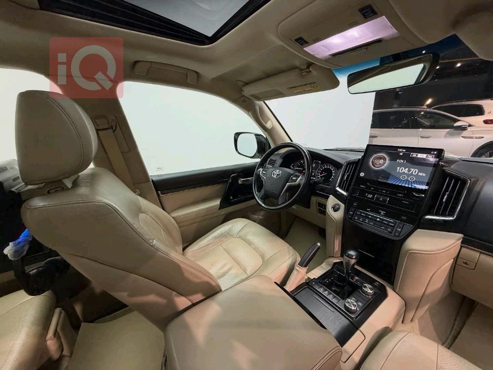 تويوتا لاندكروزر